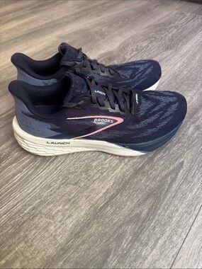 Brooks Launch 11 Women's Running Shoes - Navy with Pink Accent